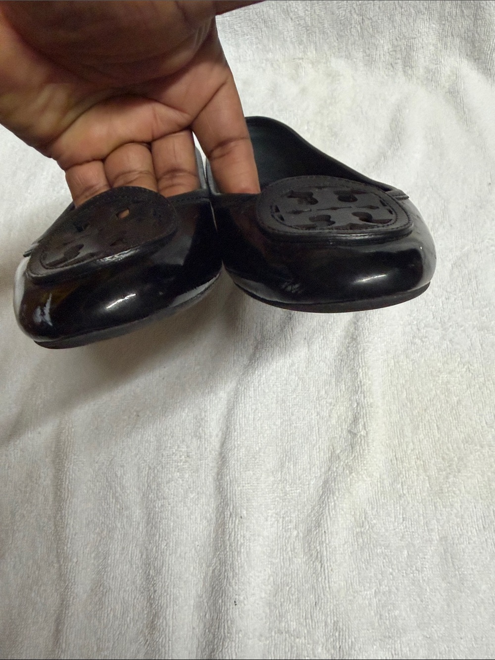 Tory Burch Black Leather Logo Round-Toe Flats - Picture 4 of 4